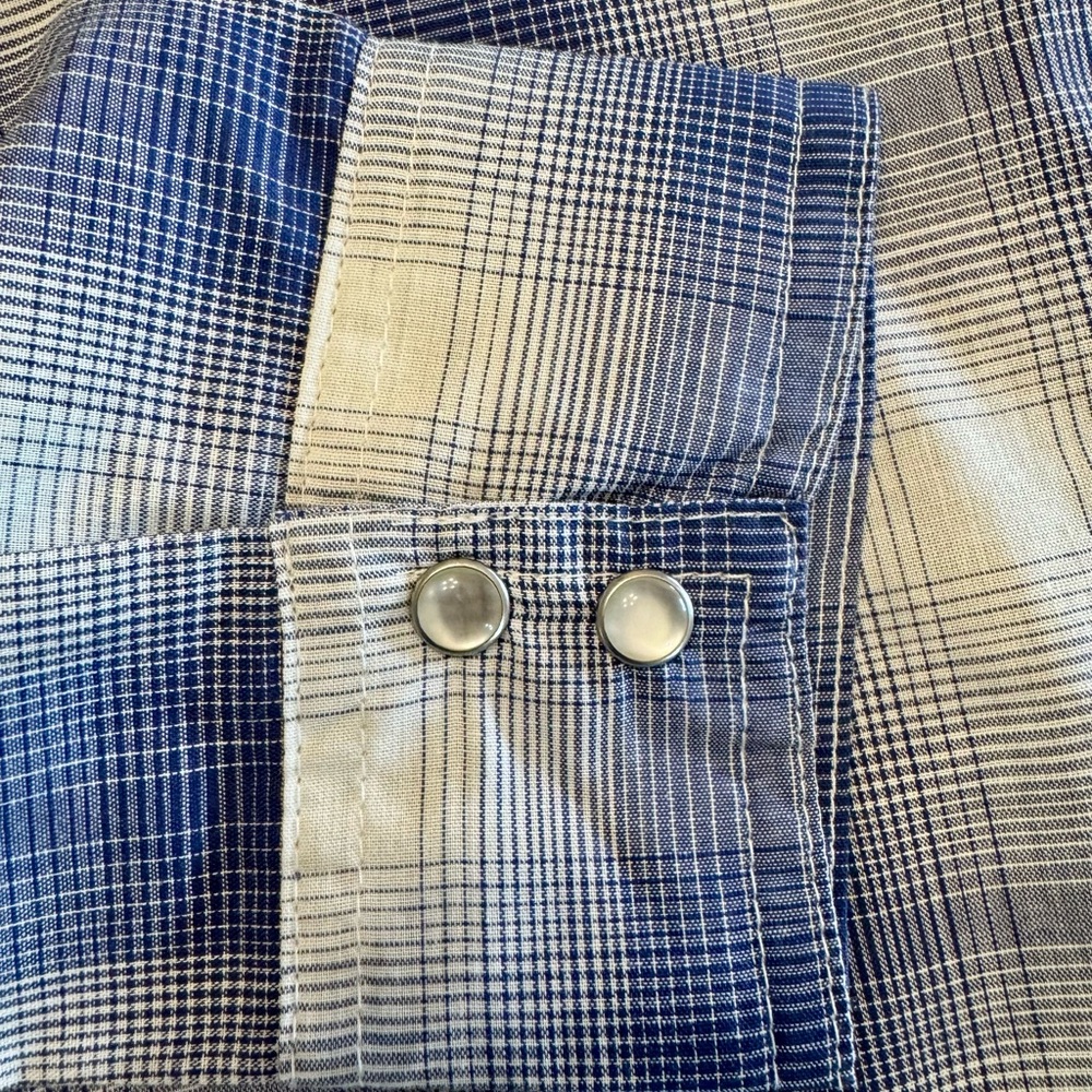Wrangler Women’s Blue Plaid Pearl Snap Western Shirt NWOT - Picture 8 of 11